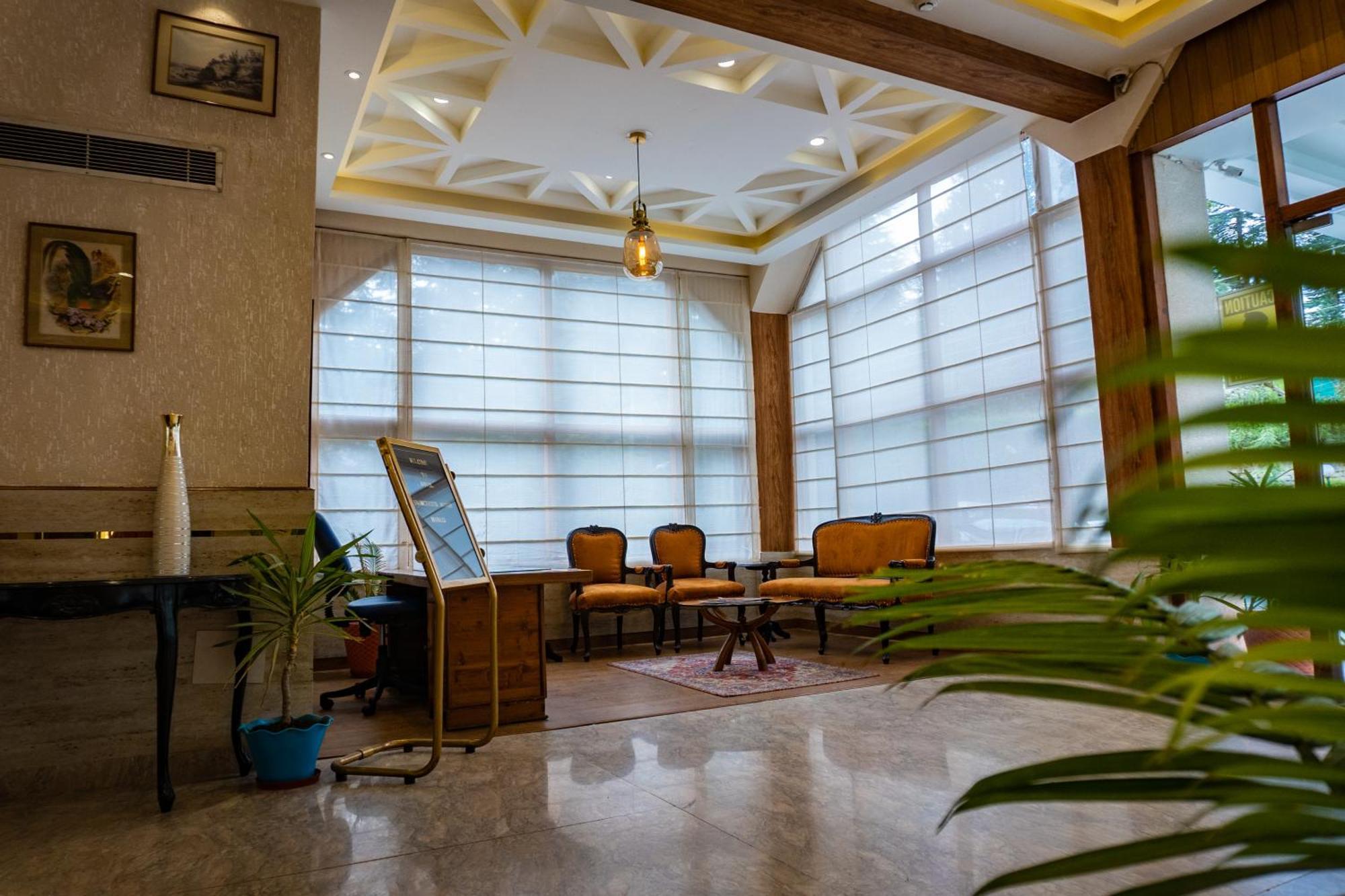 Hotel Snowcrests Manor, Manali